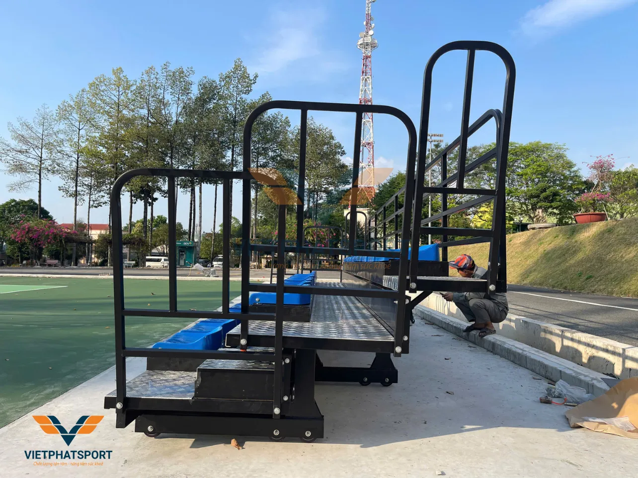 Công An Tỉnh Bình Dương lắp đặt Khán đài xếp cho sân chơi thể thao ngoài trời