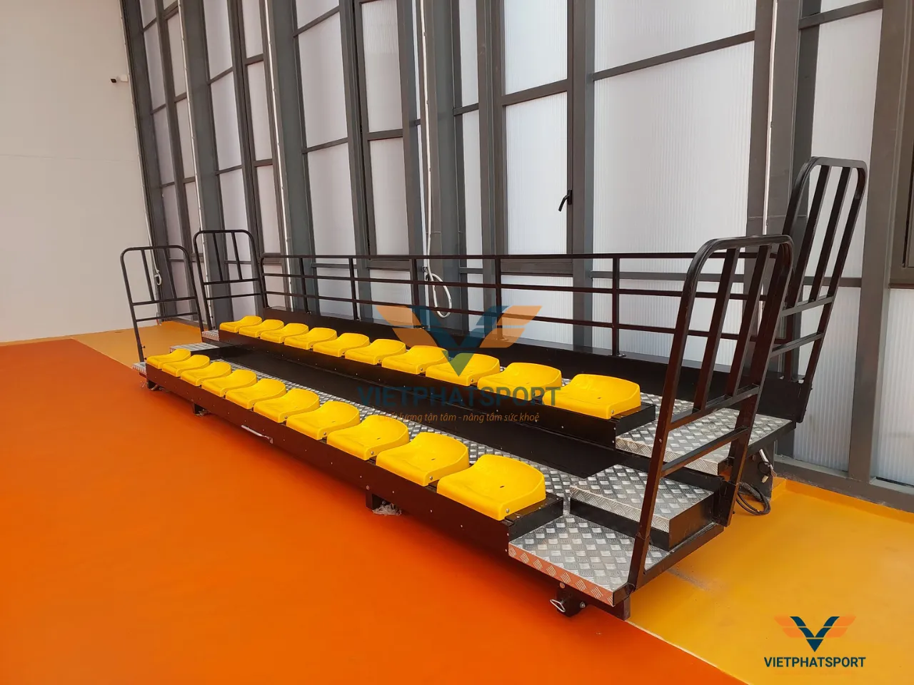 Công ty Cổ Phần Cổ Phần Chăn Nuôi C.P Việt Nam trang bị 2 khối khán đài xếp