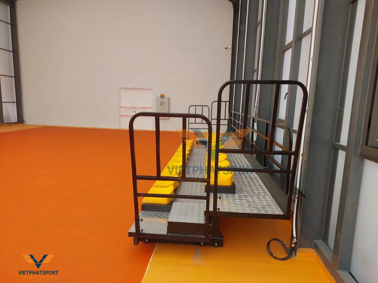 Công ty Cổ Phần Cổ Phần Chăn Nuôi C.P Việt Nam trang bị 2 khối khán đài xếp