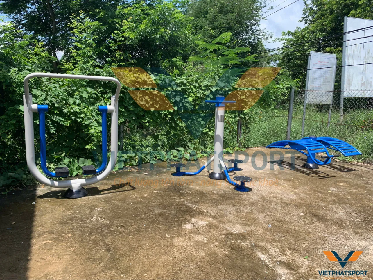 Xã Tân Mỹ, huyện Thanh Bình, tỉnh Đồng Tháp hoàn thành việc Lắp đặt máy tập công viên ngoài trời cho bà con trong xã