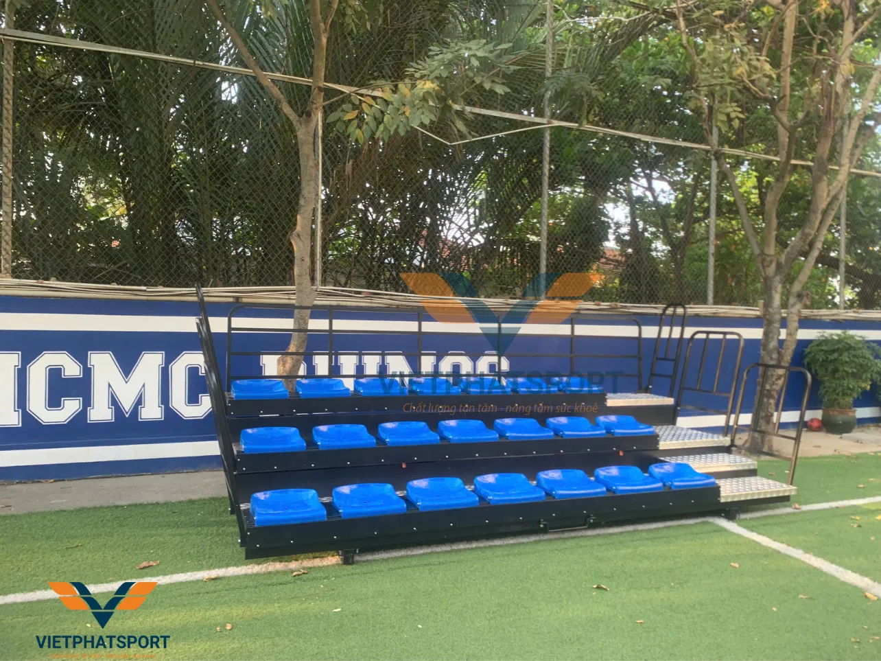 Lắp đặt khán đài xếp cho trường Quốc tế TP. HCM