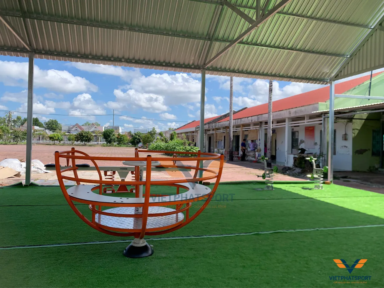 Lắp đặt thiết bị vui chơi trẻ em tại Trung tâm bảo trợ xã hội Cà Mau