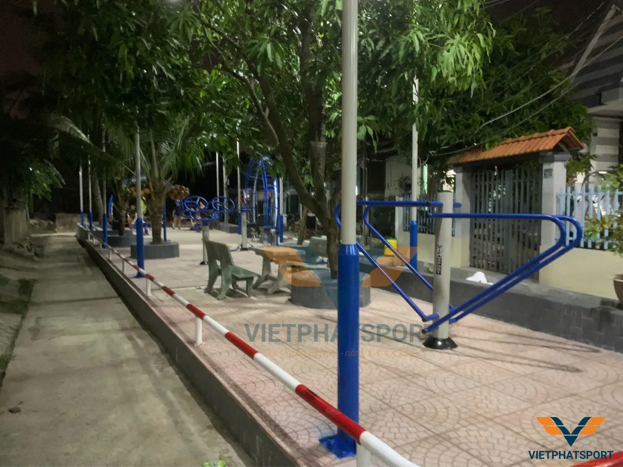 UBND Xã Qui Đức, TP. HCM đưa vào sử dụng thiết bị thể thao ngoài trời cho công viên xã
