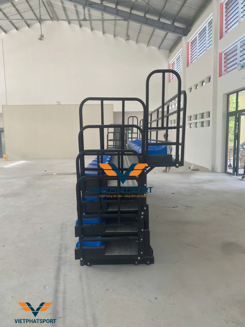 Việt Phát sport hoàn thành lắp đặt Khán đài xếp cho Trường Chính Trị Châu Văn Đặng, Bạc Liêu