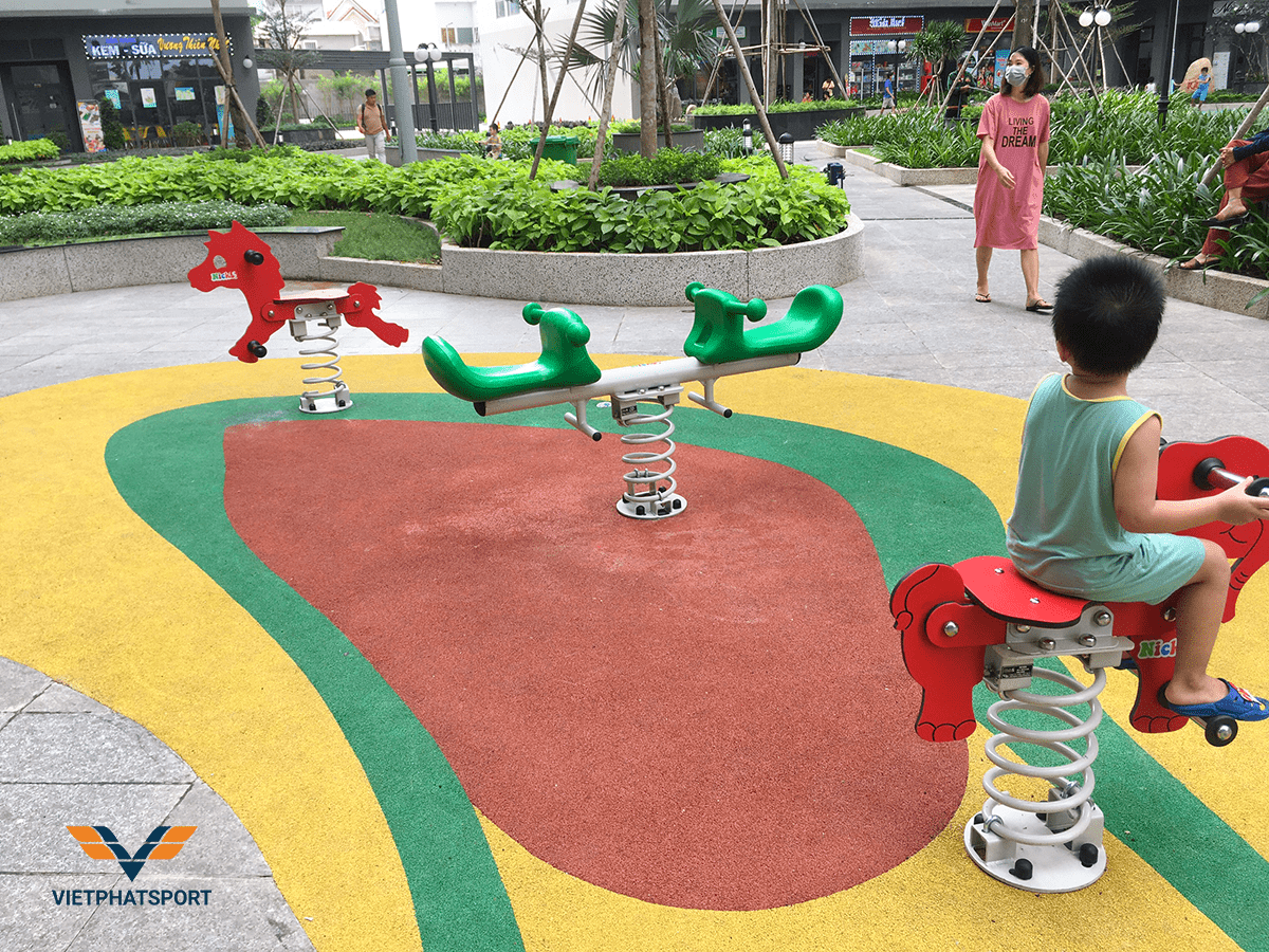 Cụm vận động liên hoàn cho trẻ em an toàn và bền bỉ
