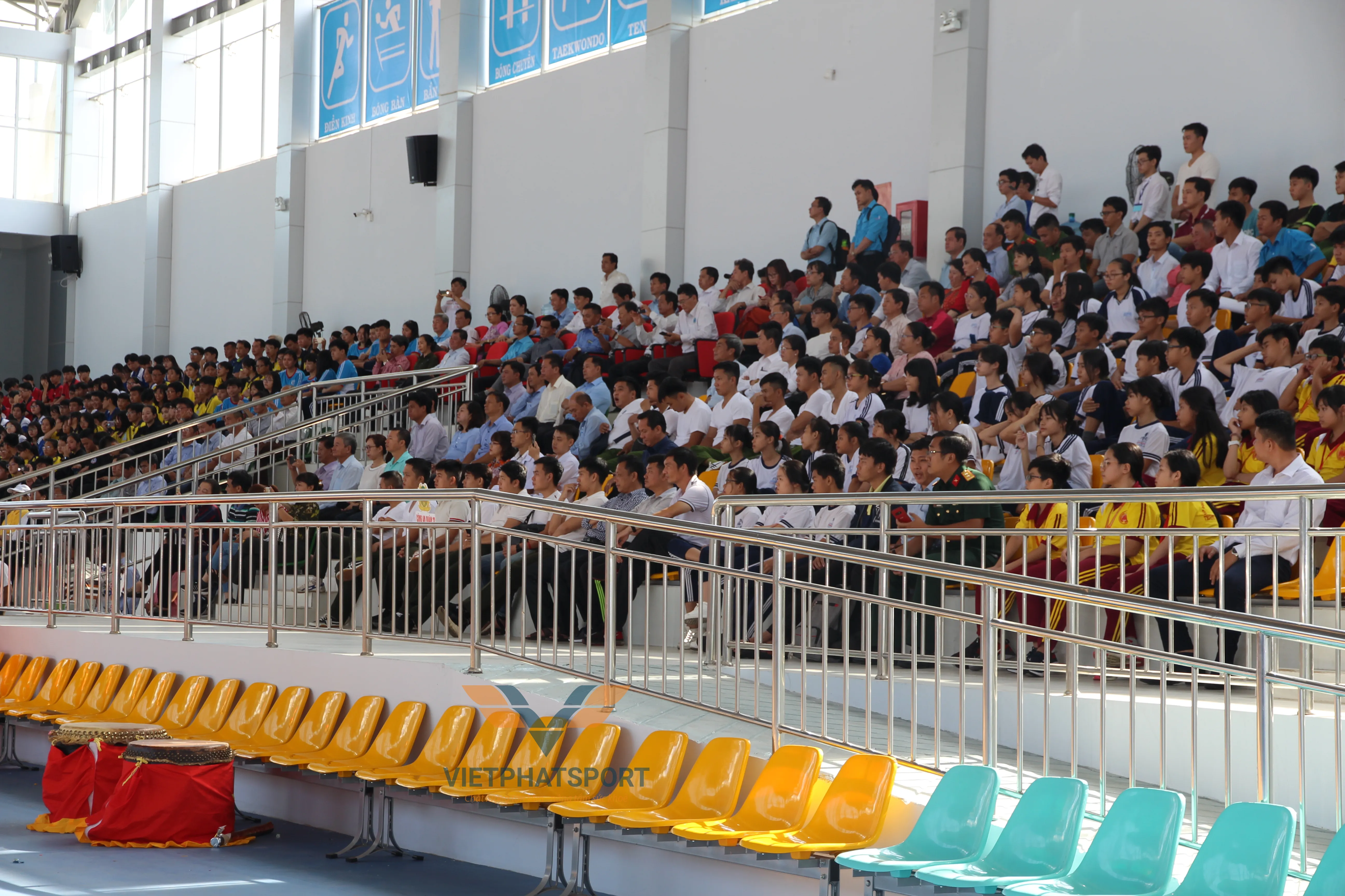 BĂNG 4 GHẾ COMPOSITE LƯNG CAO 401692