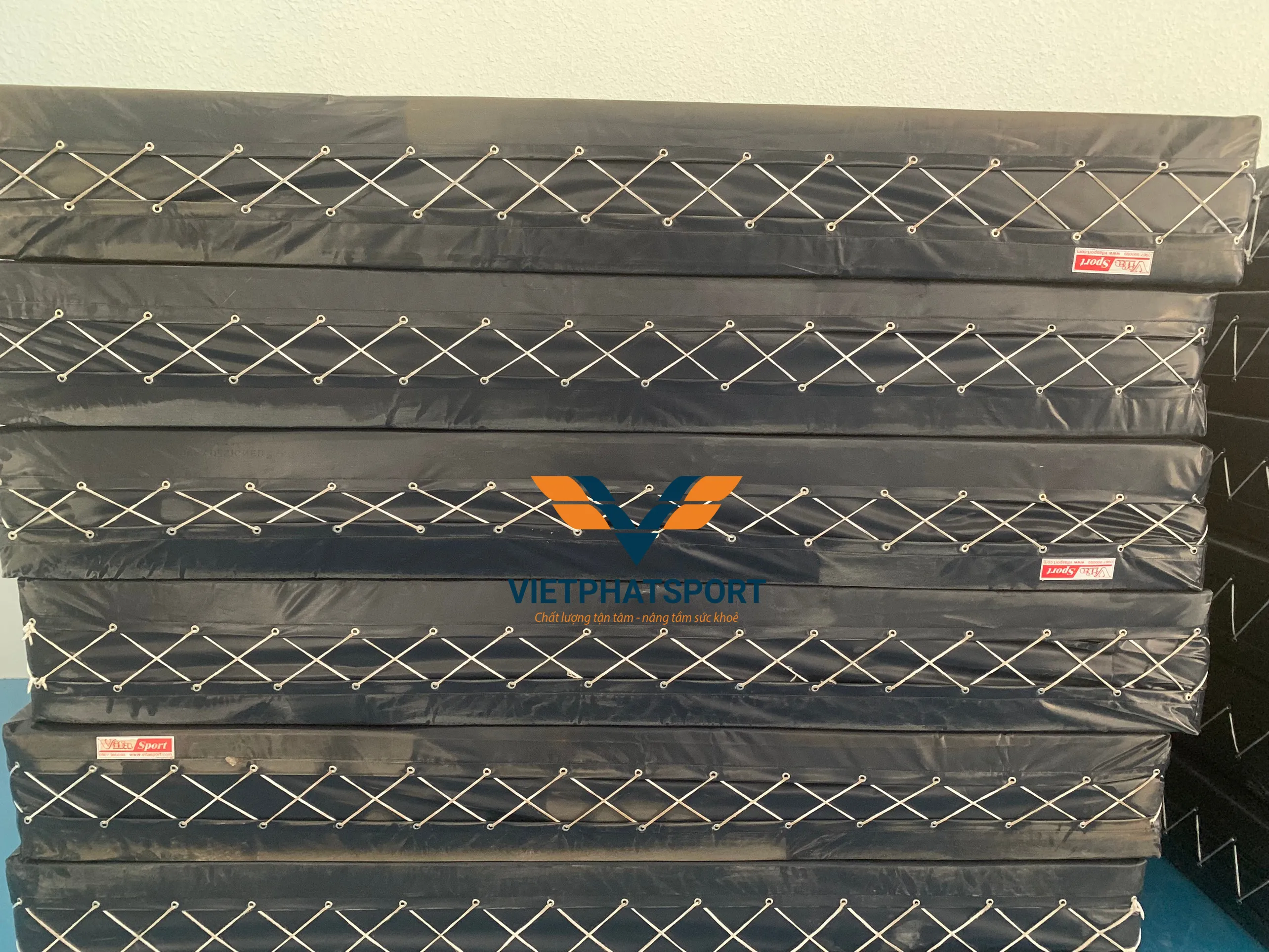 BẠT PHỦ NỆM NHẢY CAO