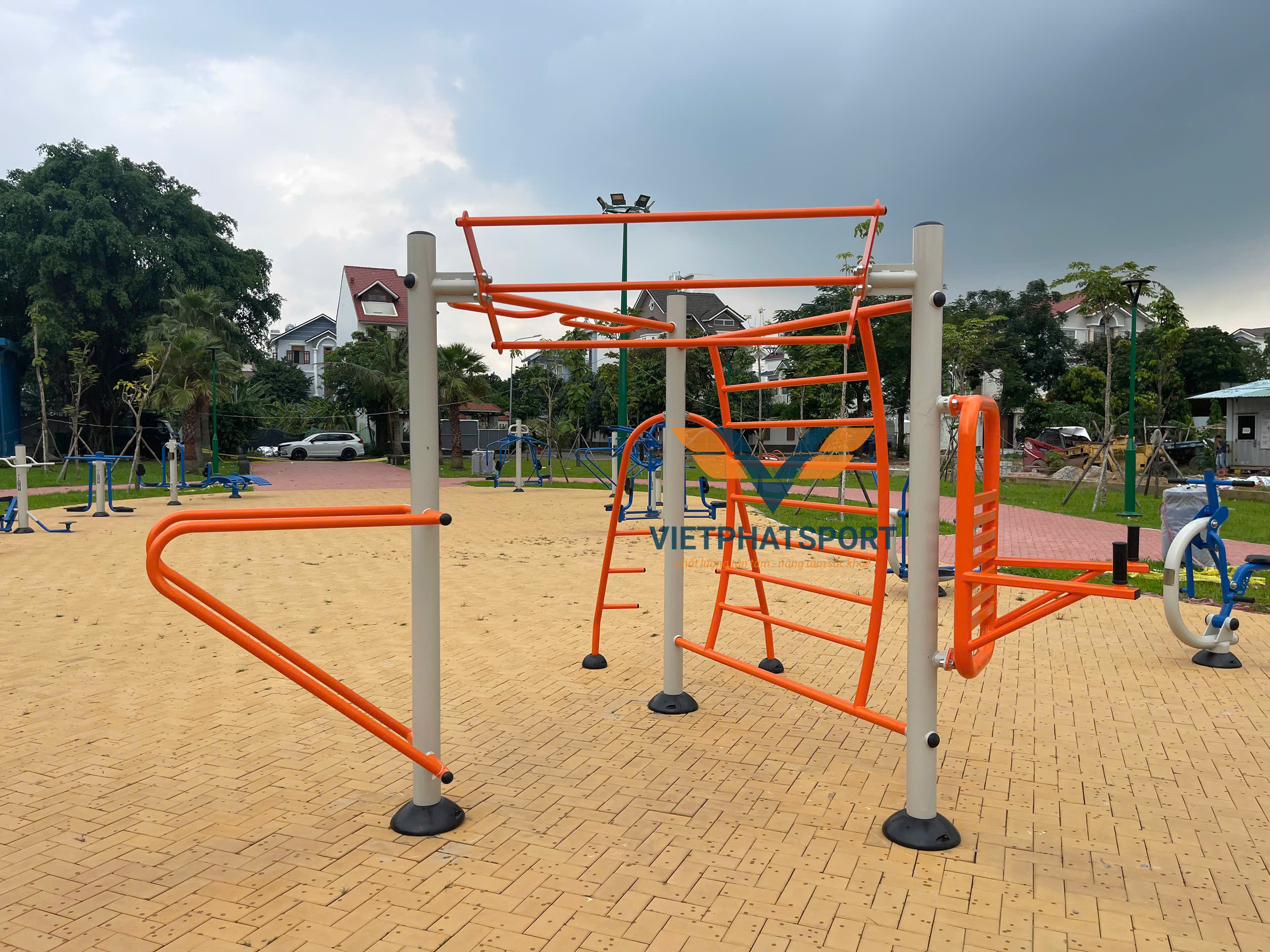 KHUNG VẬN ĐỘNG 3 MẶT NIK731147-2