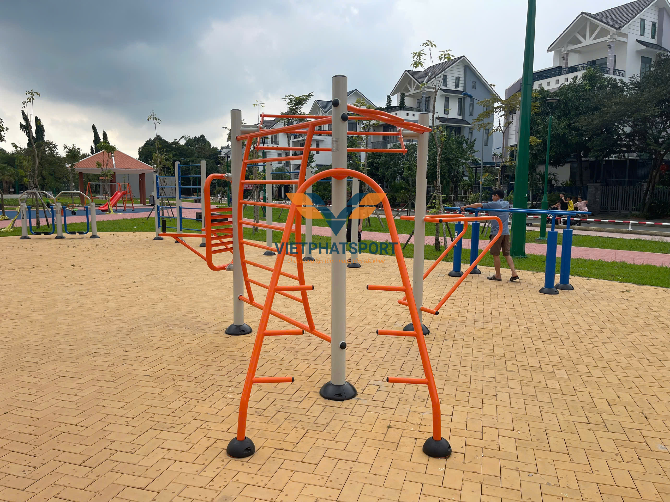 KHUNG VẬN ĐỘNG 3 MẶT NIK731147-2