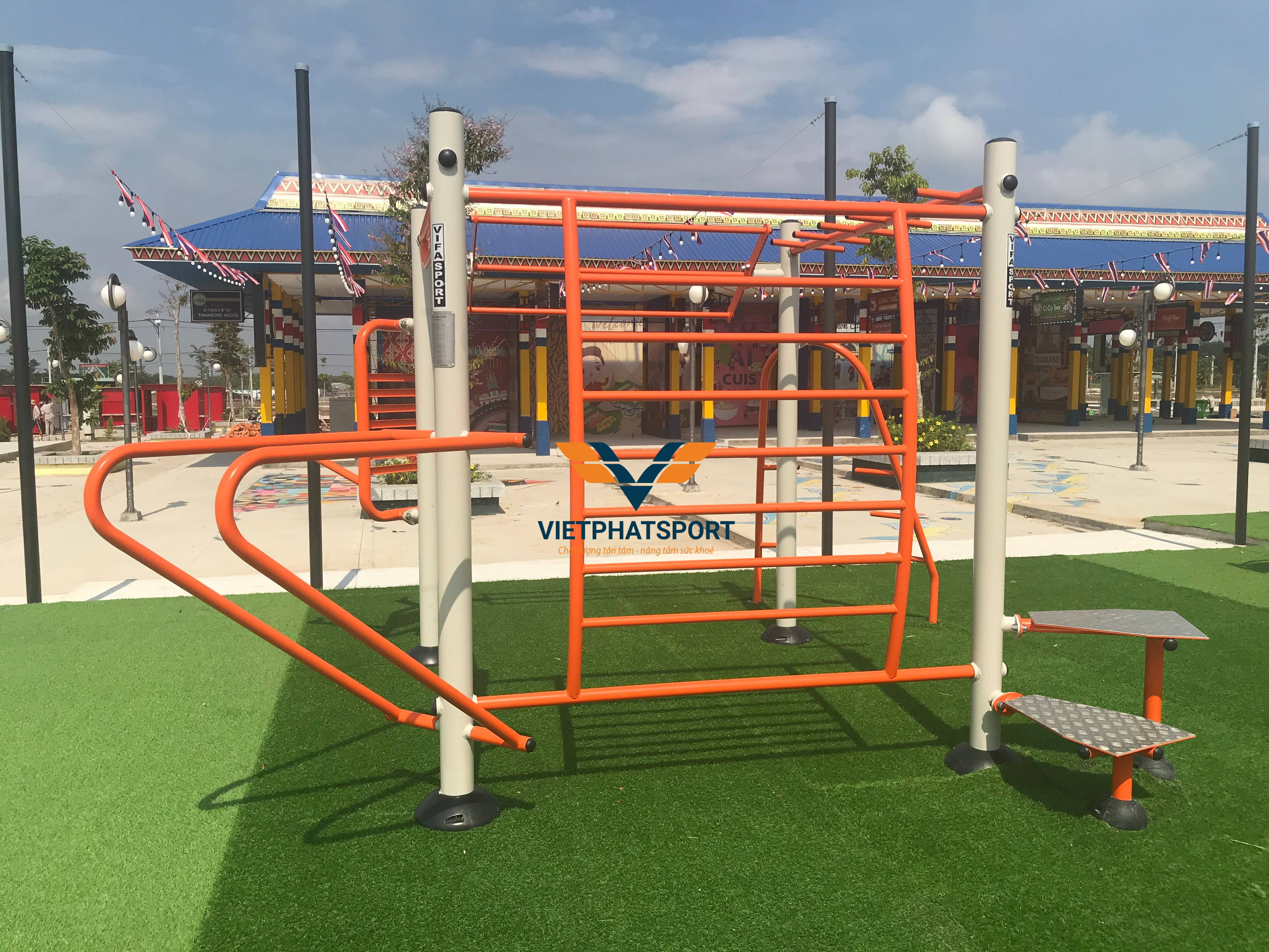 KHUNG VẬN ĐỘNG 4 MẶT NIK-731147-1