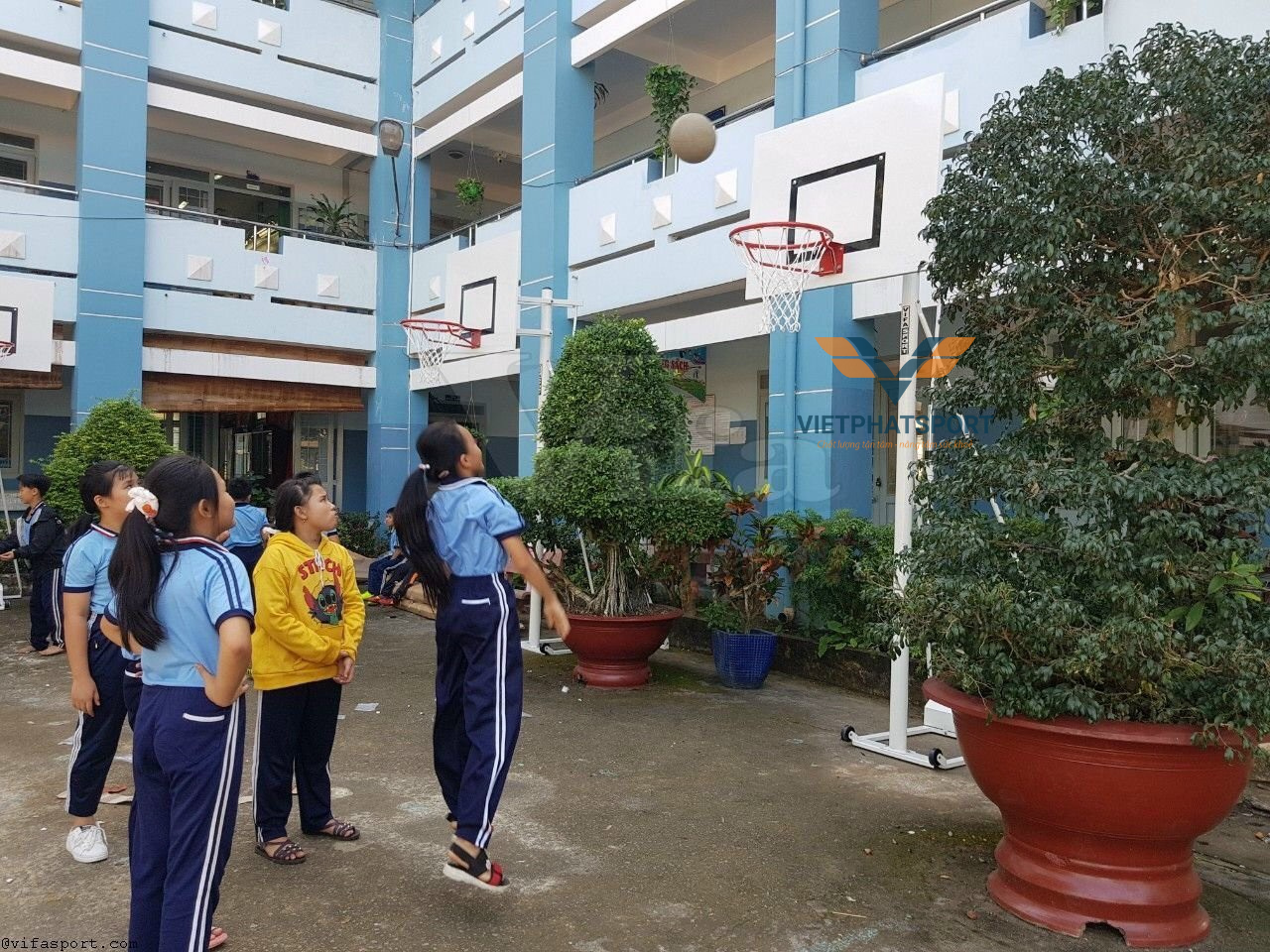 TRỤ BÓNG RỔ ĐIỀU CHỈNH ĐỘ CAO 801827