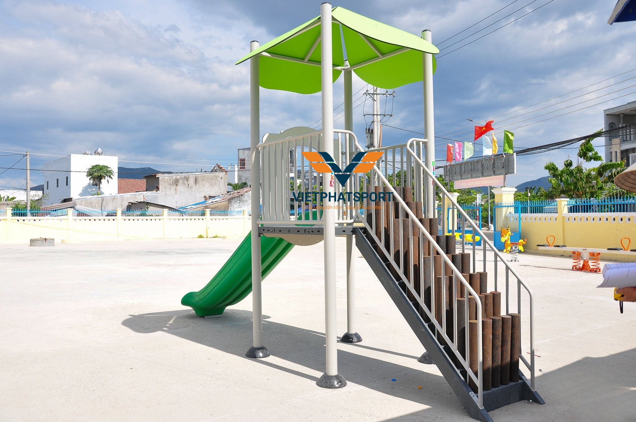 NHÀ CHÒI THANG LEO, CẦU TRƯỢT, KHUNG LEO NIK731146-2