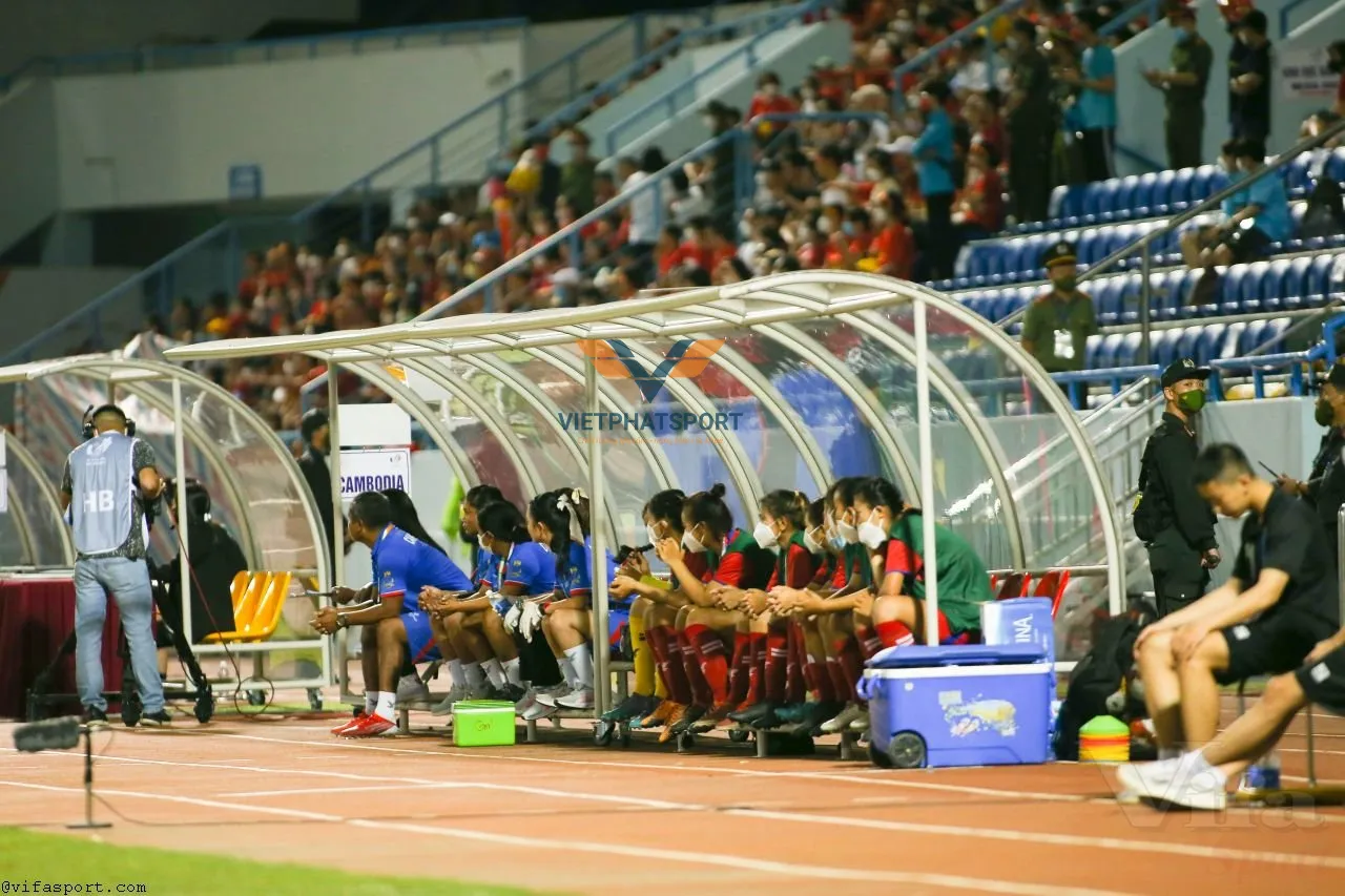 BĂNG GHẾ 8 CHỖ NGỒI