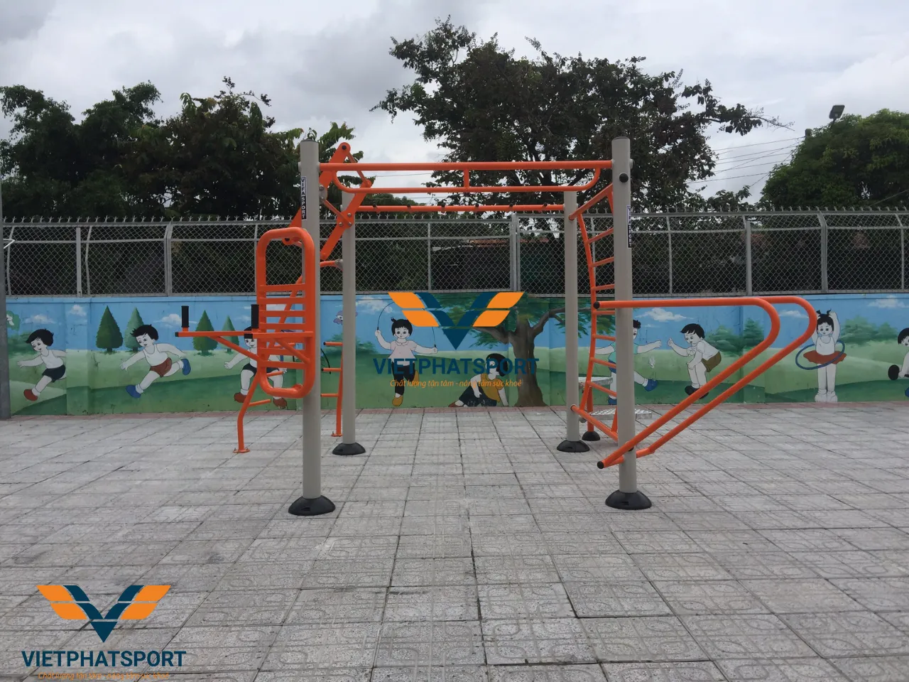 KHUNG VẬN ĐỘNG 4 MẶT NIK-731147-1