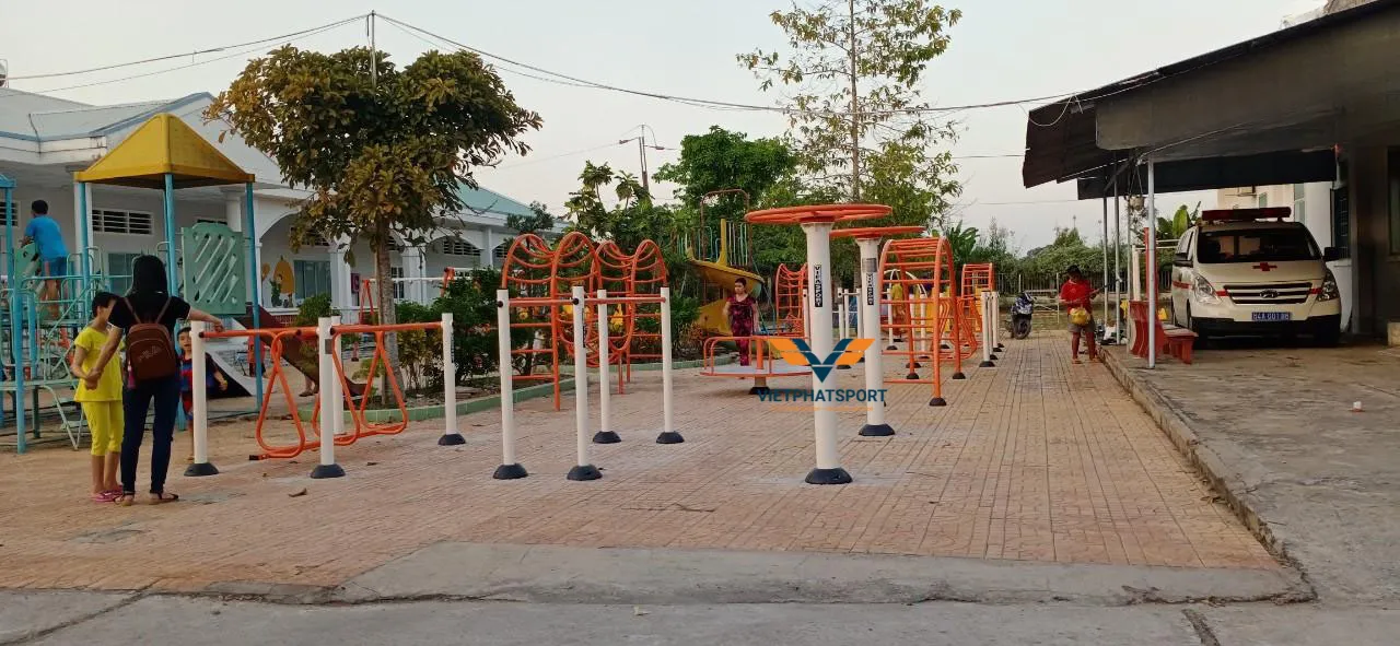 TRỤ ĐU XOAY NIK731427