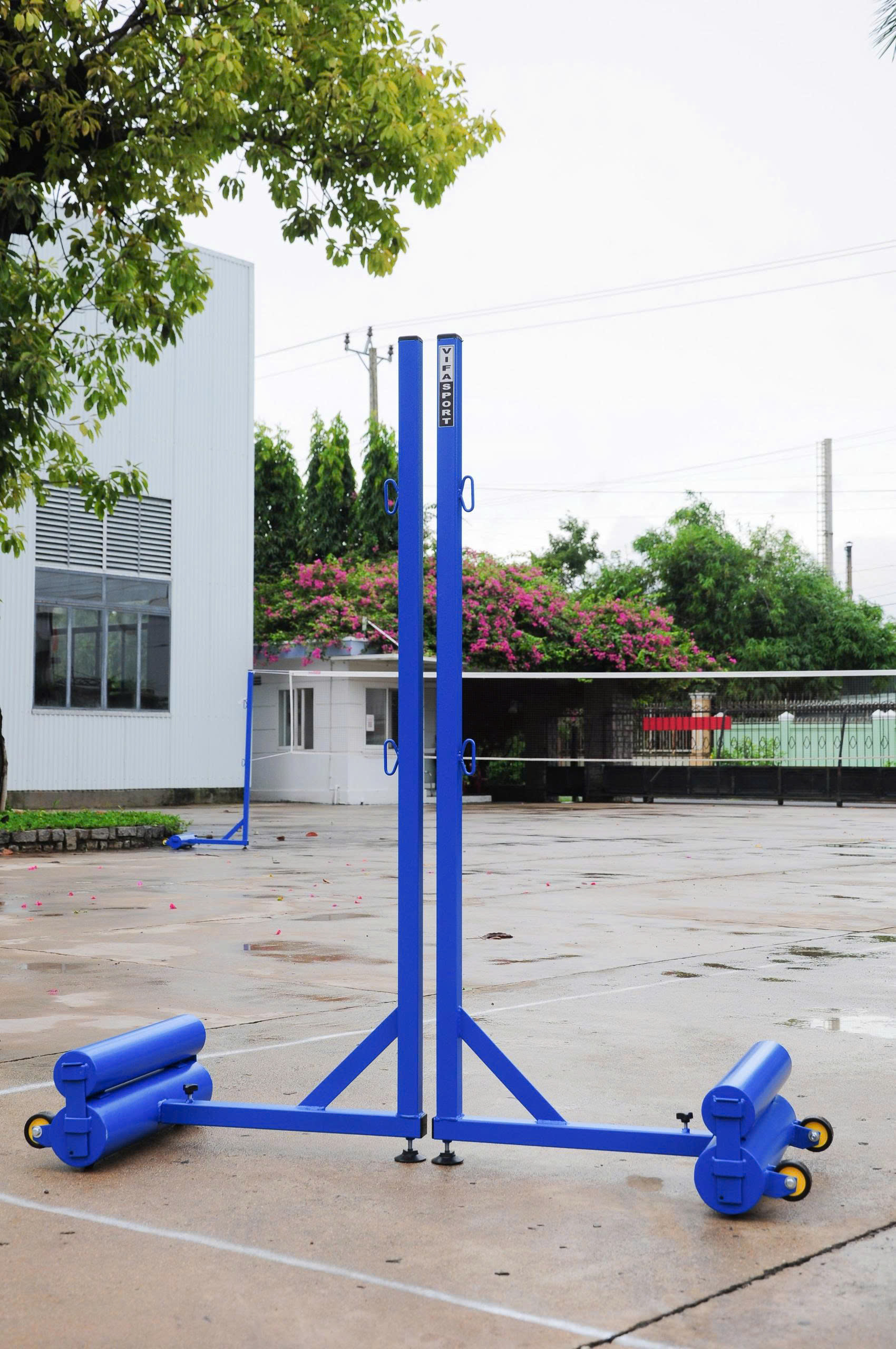 Vì sao các khu dân cư luôn chọn Việt Phát Sport để mua cọc cầu lông?