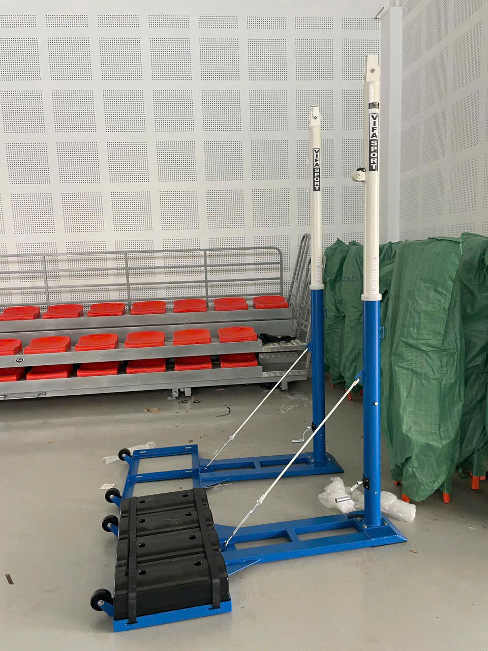 Tổng hợp các dòng trụ bóng chuyền công sở phổ biến nhất hiện nay