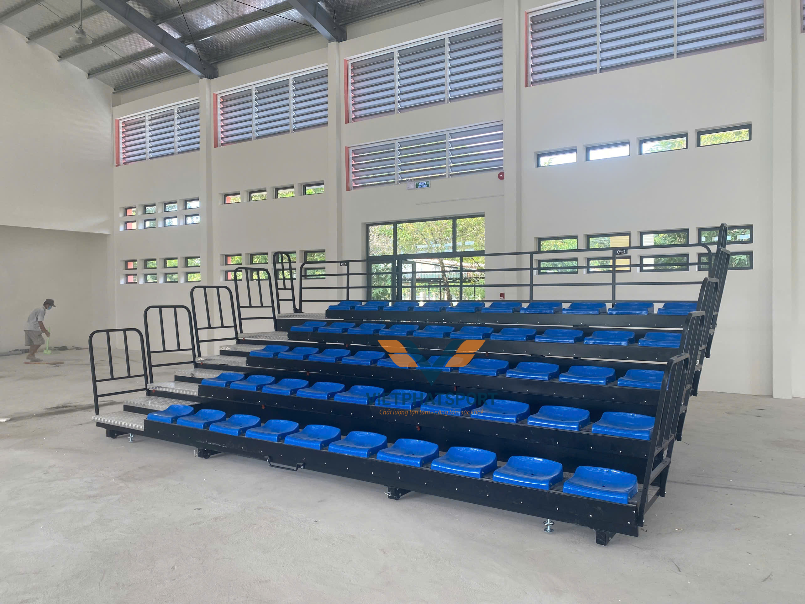 Vì sao nên chọn khán đài xếp tại TP.HCM từ Việt Phát Sport