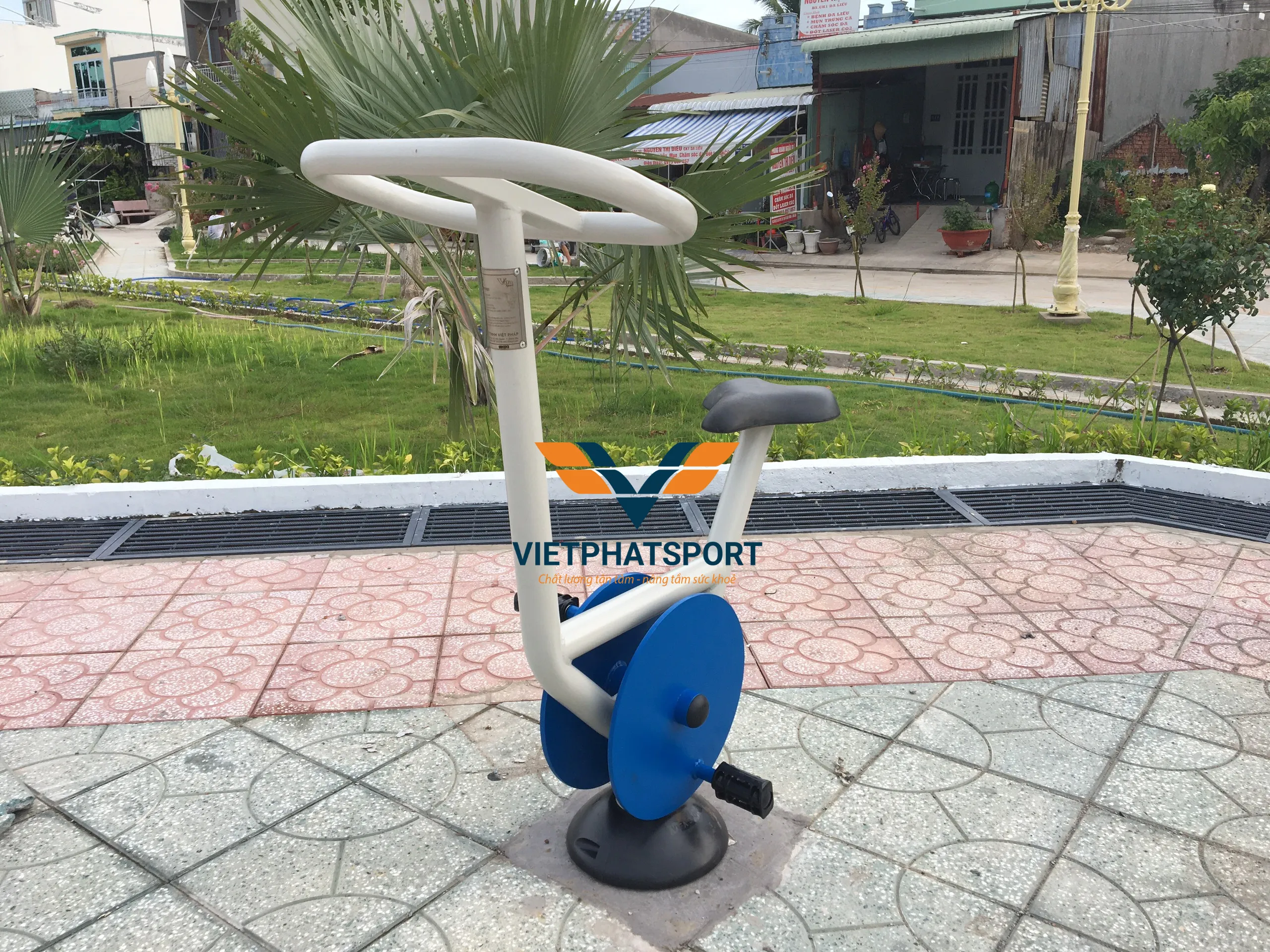 Dụng Cụ Đạp Xe Ngoài Trời Cho Người Ít Vận Động