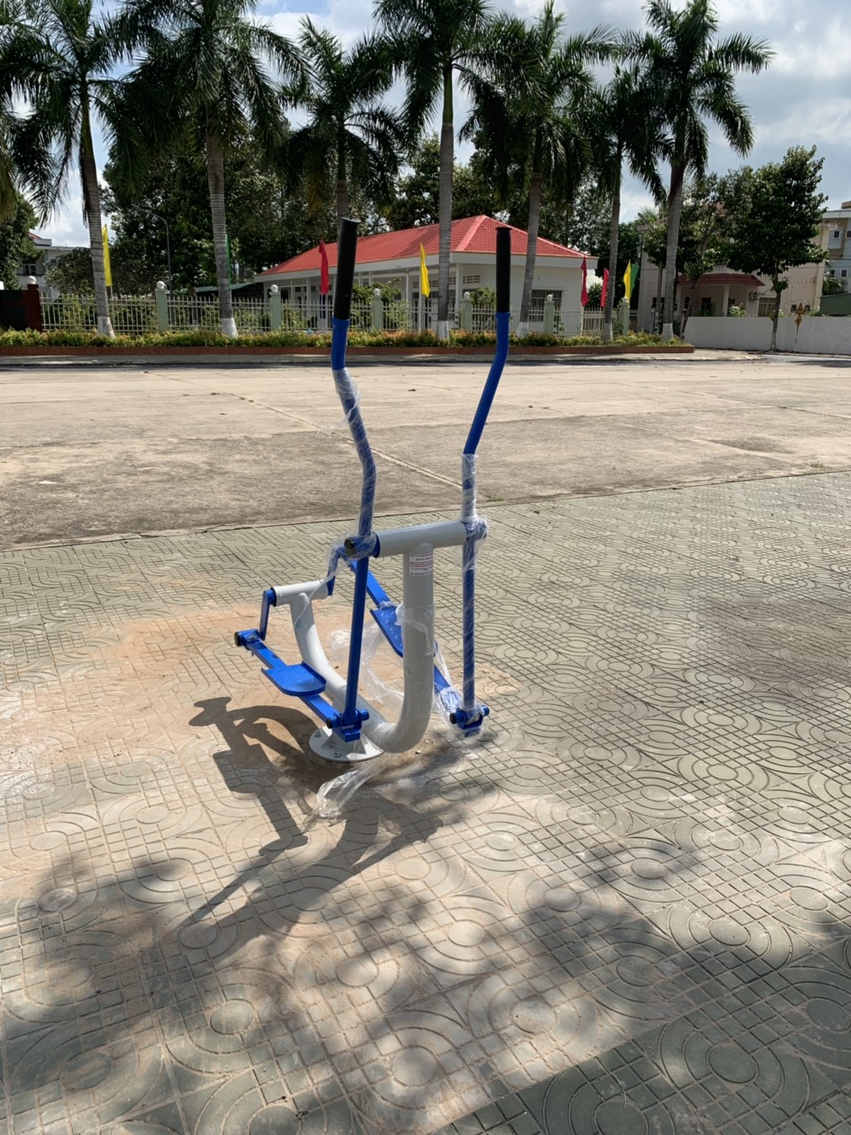 Dụng Cụ Đi Bộ Lắc Tay Dễ Tiếp Cận