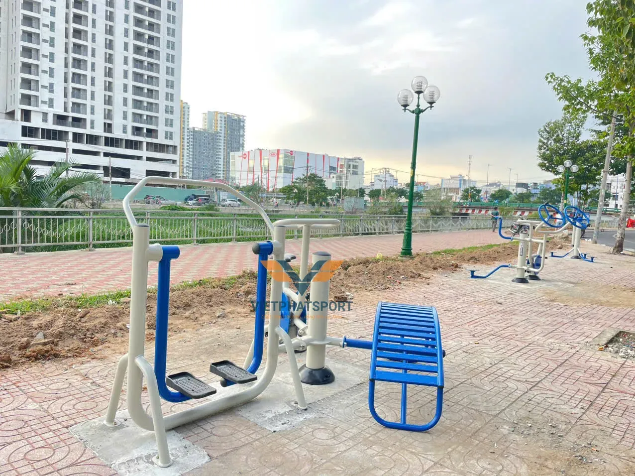 Dụng cụ thể thao ngoài trời Vĩnh Long