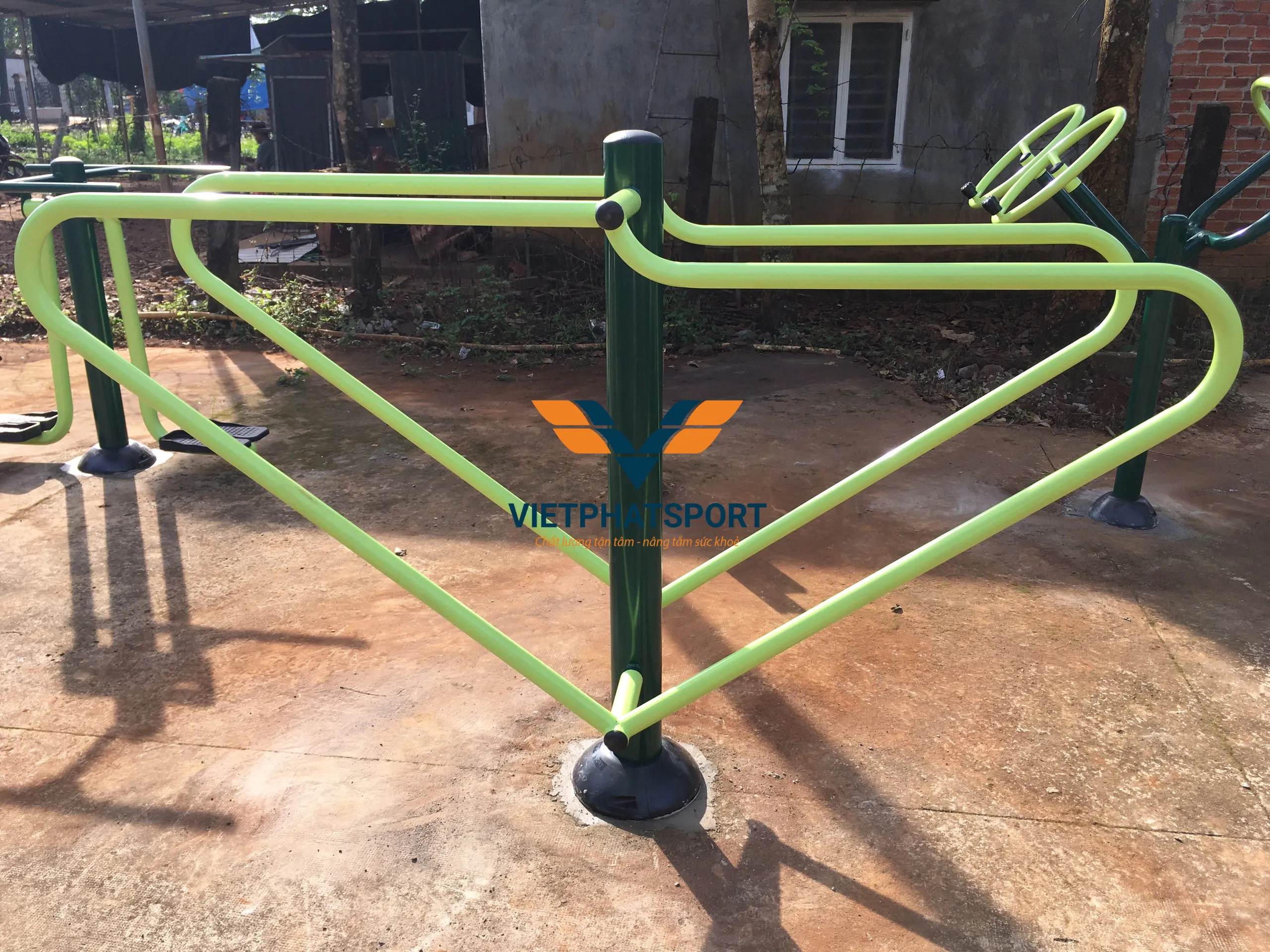 Dụng Cụ Xà Kép Ngoài Trời Cho Hoạt Động Thể Dục