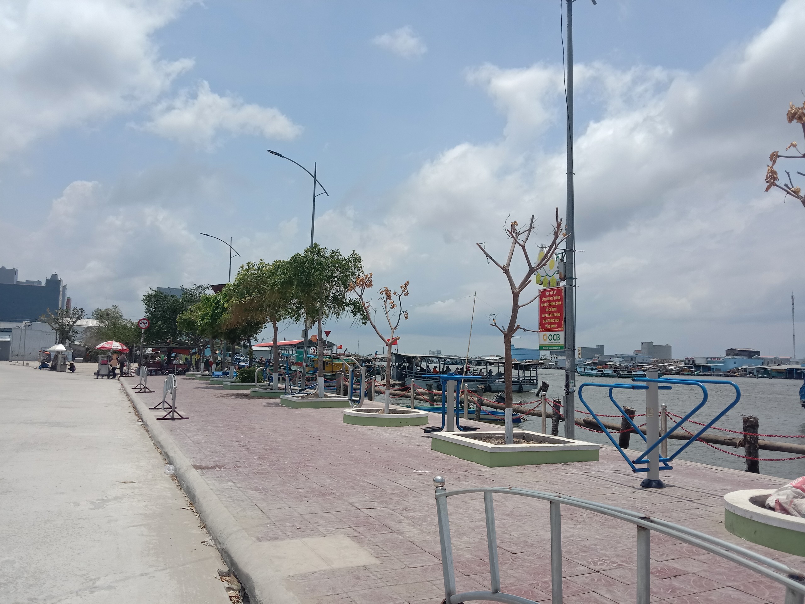 Dụng Cụ Xà Kép Tập Luyện Ngoài Trời