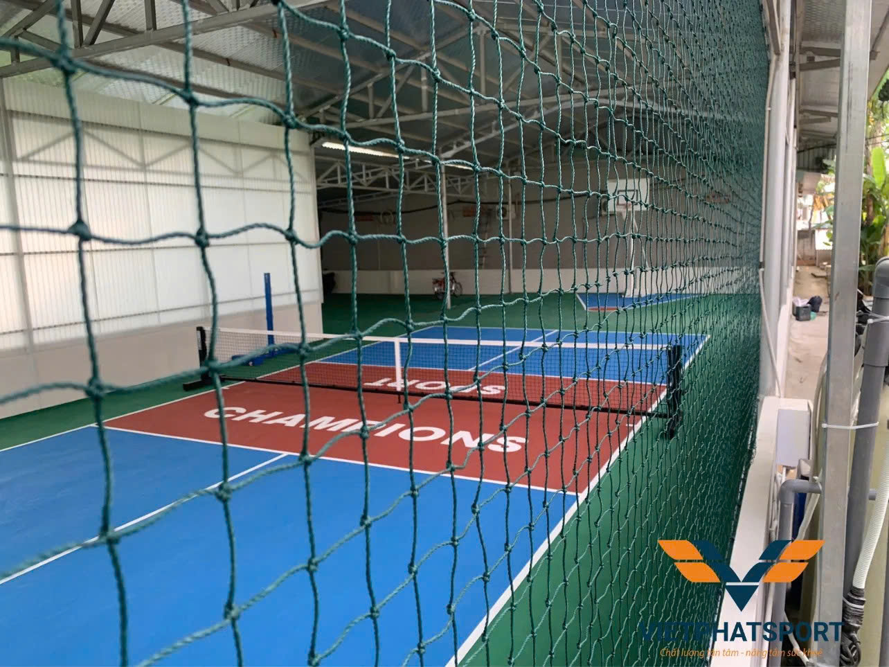 Kinh nghiệm để chọn mua lưới rào sân bóng đạt chuẩn
