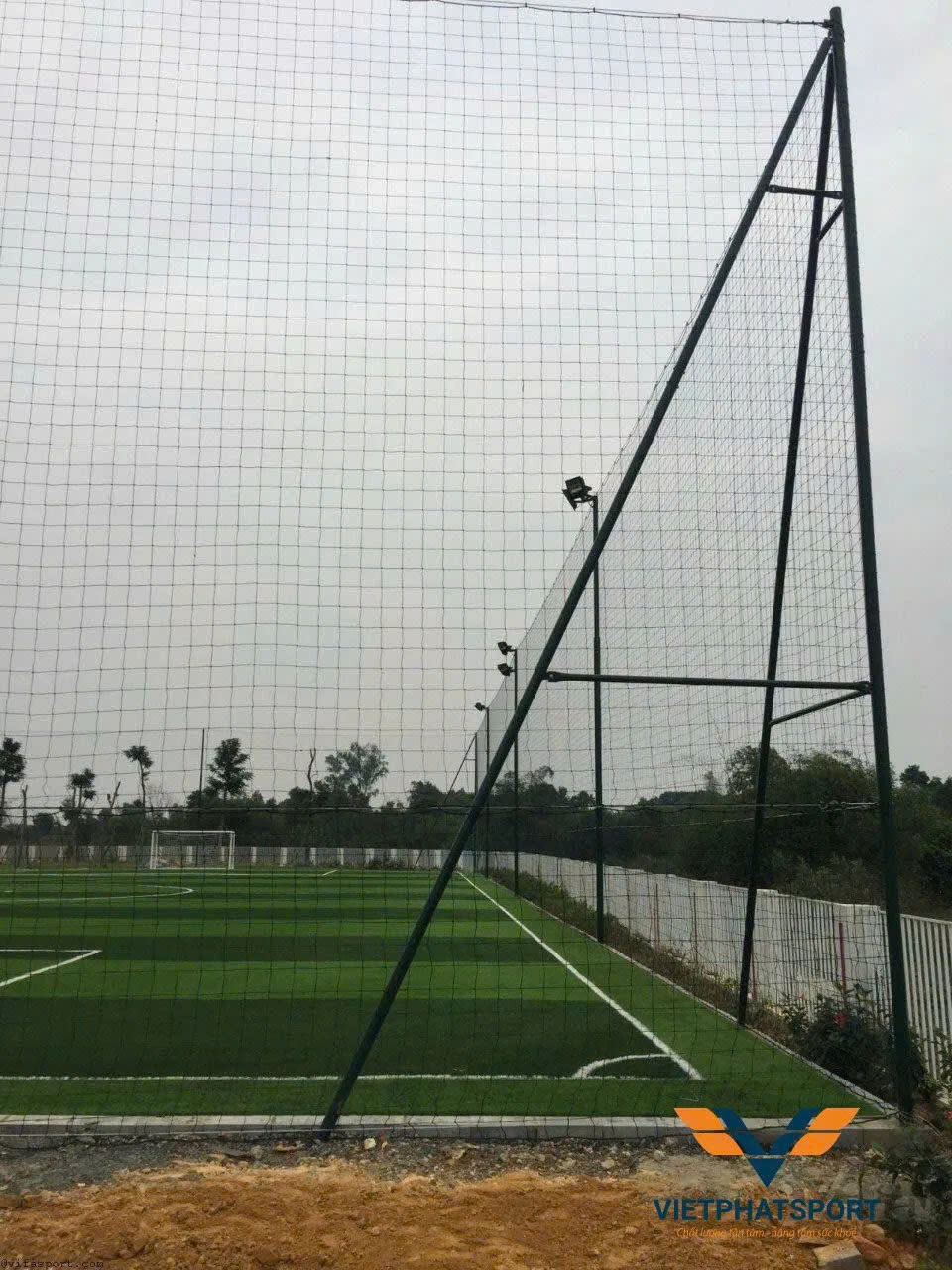 Ưu thế vượt trội khi thi công lưới rào sân bóng chất lượng cao tại Sóc Trăng