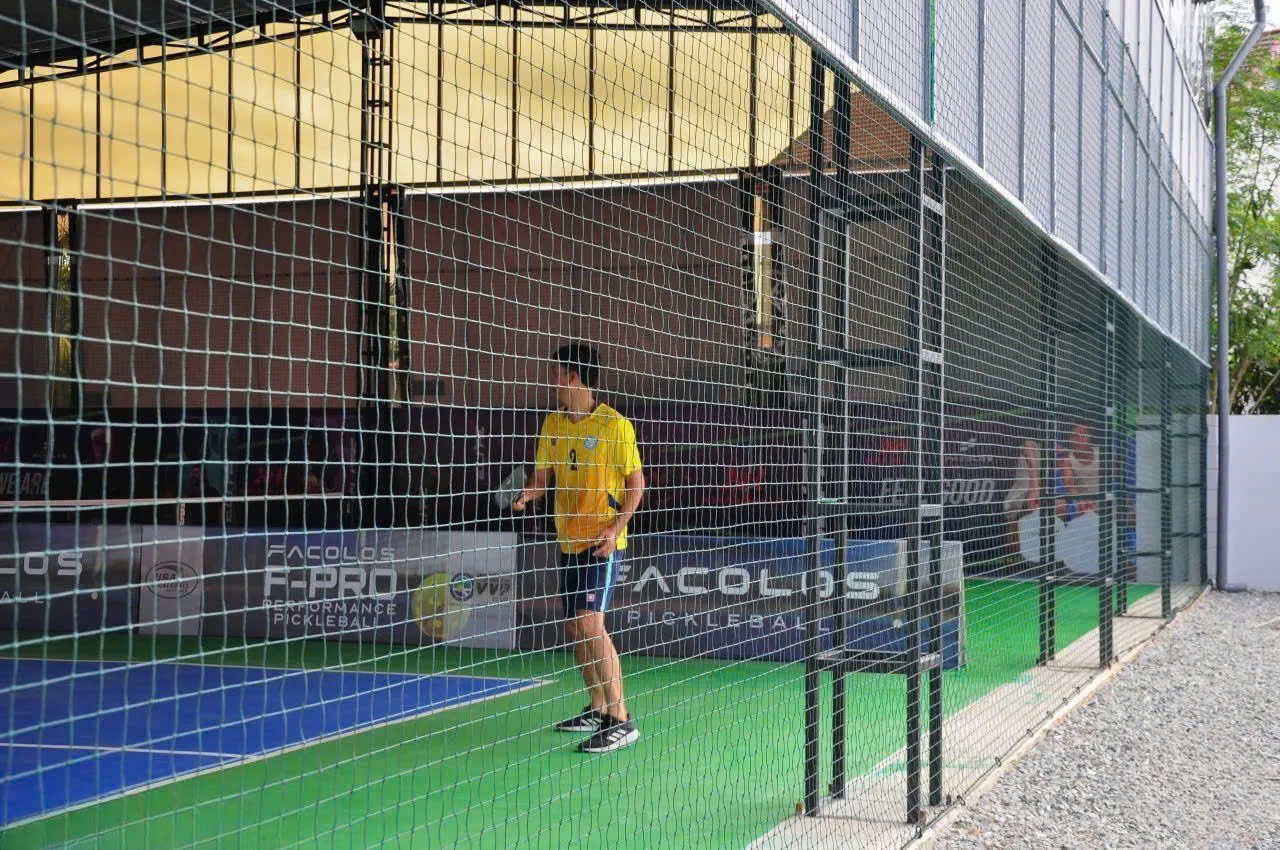 Vì sao Tiền Giang luôn chọn Việt Phát Sport để thi công lưới rào sân bóng giá tốt?