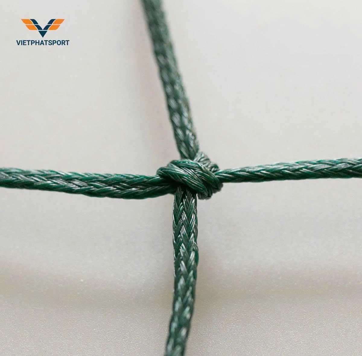 Vì sao Trà Vinh luôn chọn Việt Phát Sport để thi công lưới rào sân bóng giá sỉ?