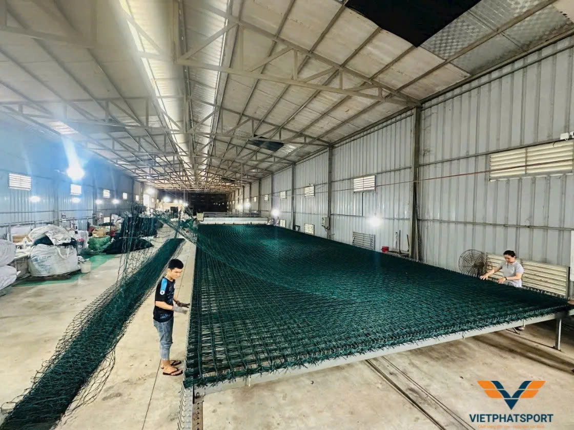 Ưu thế vượt trội khi thi công lưới rào sân bóng độ bền cao tại Vĩnh Long