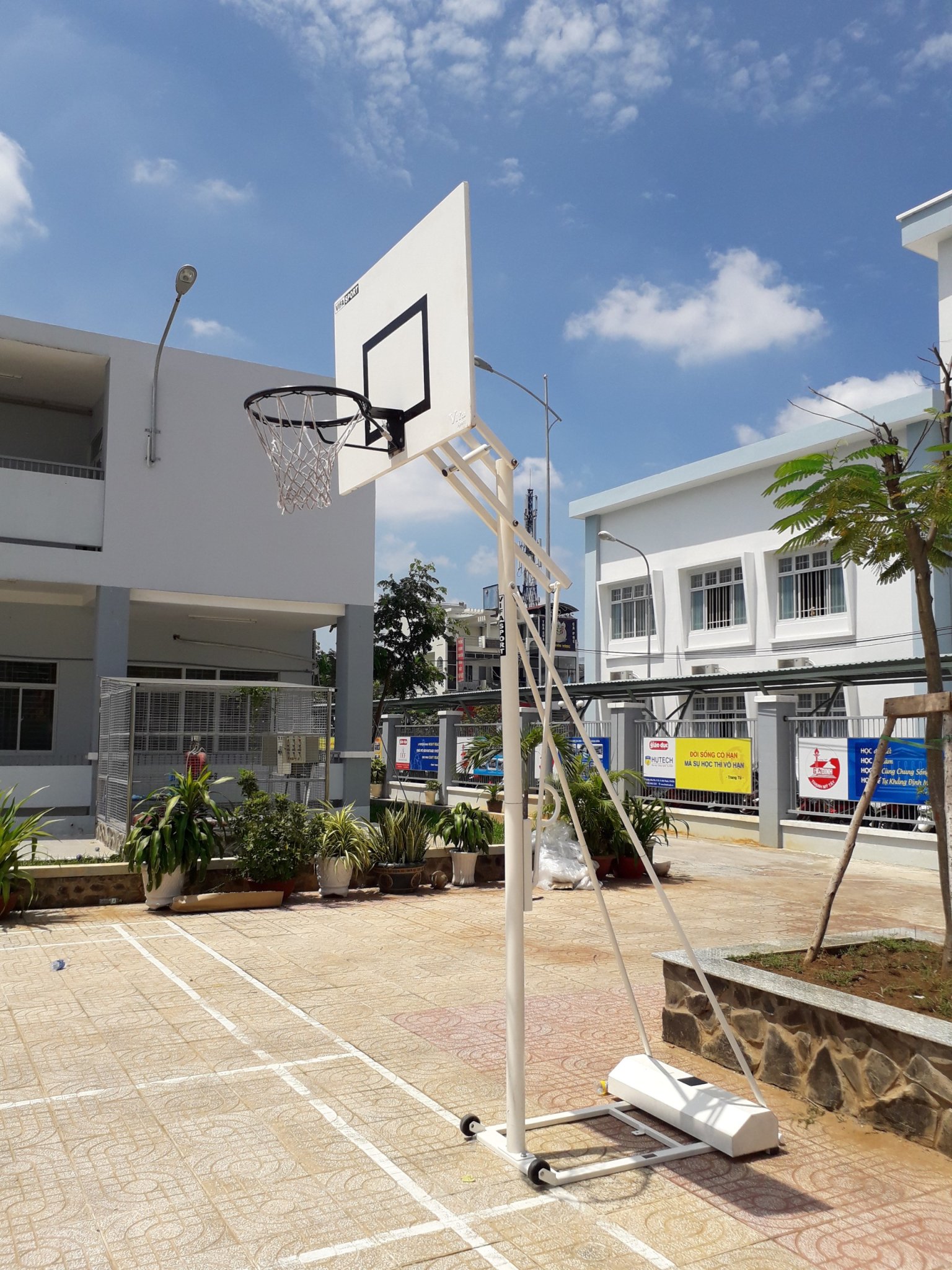 Những ưu điểm vượt trội khi mua trụ bóng rổ di động giá rẻ tại Đồng Nai